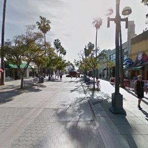HQ Gastropub — Third St. Promenade
